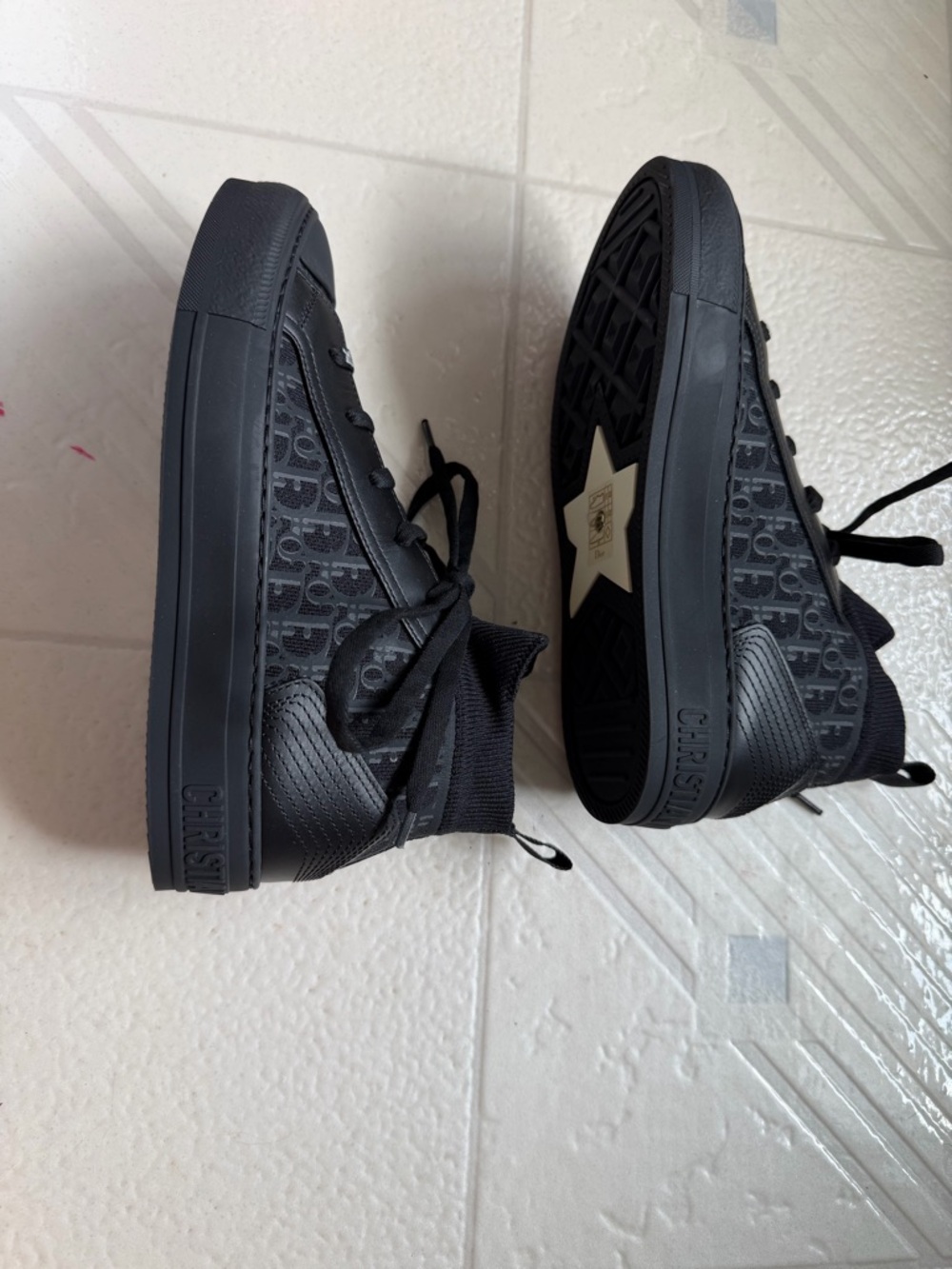 Dior Black Low-Top Sneakers - Picture 6 of 7